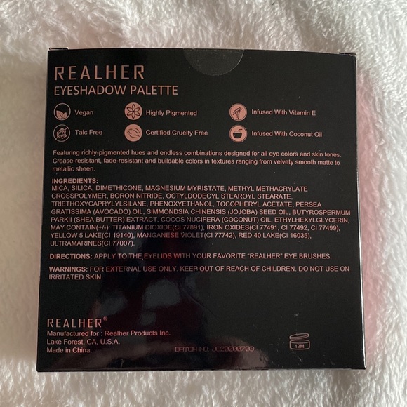 NWT REALHER DREAMS SO BIG EYESHADOW PALLET - Picture 3 of 5